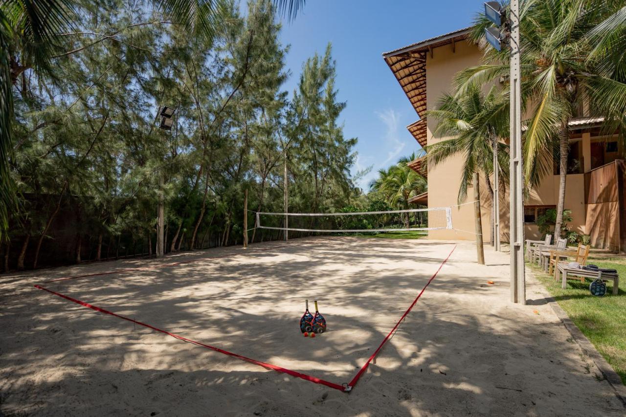 Carmel Cumbuco Resort エクステリア 写真 A beach tennis court